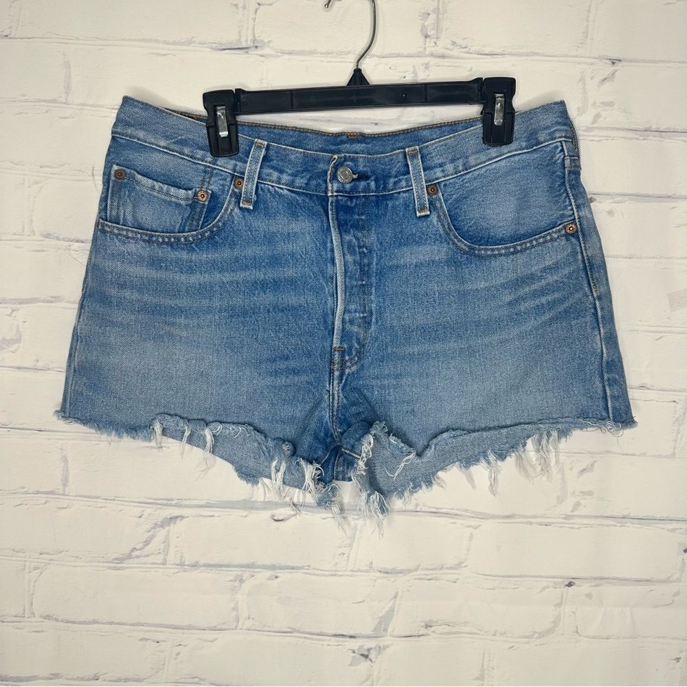 ‎Levi’s size 32 shorts
